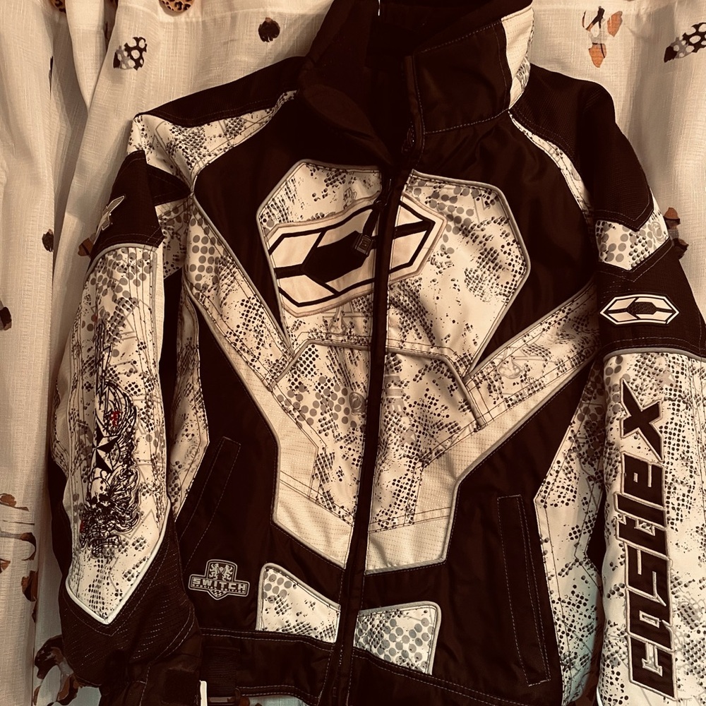 Castle x race wear